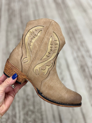 Kaylee-21 Boot
