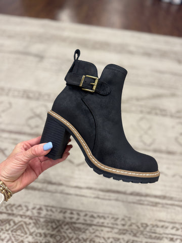 Corky's Good Call Distressed Boot