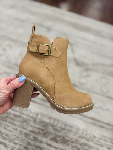 Corky's Good Call Distressed Boot