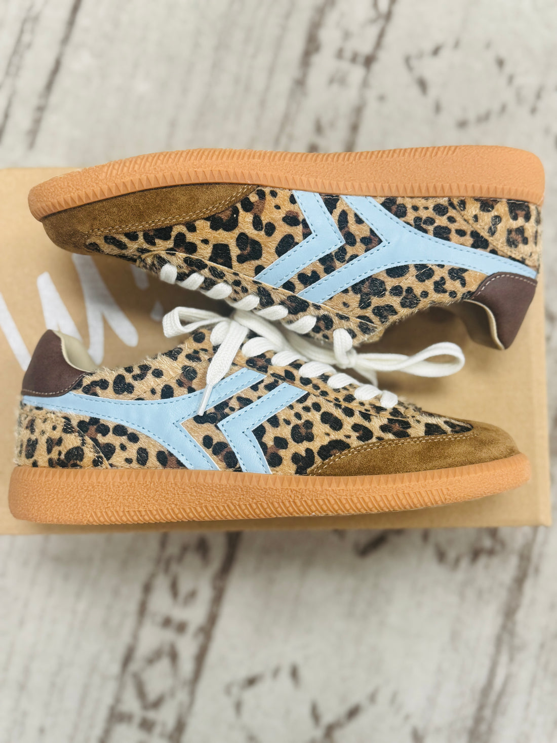 Xena Retro Suede Sneaker