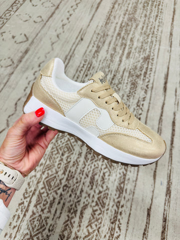 Hey Girl | No Prob | Gold Sneaker