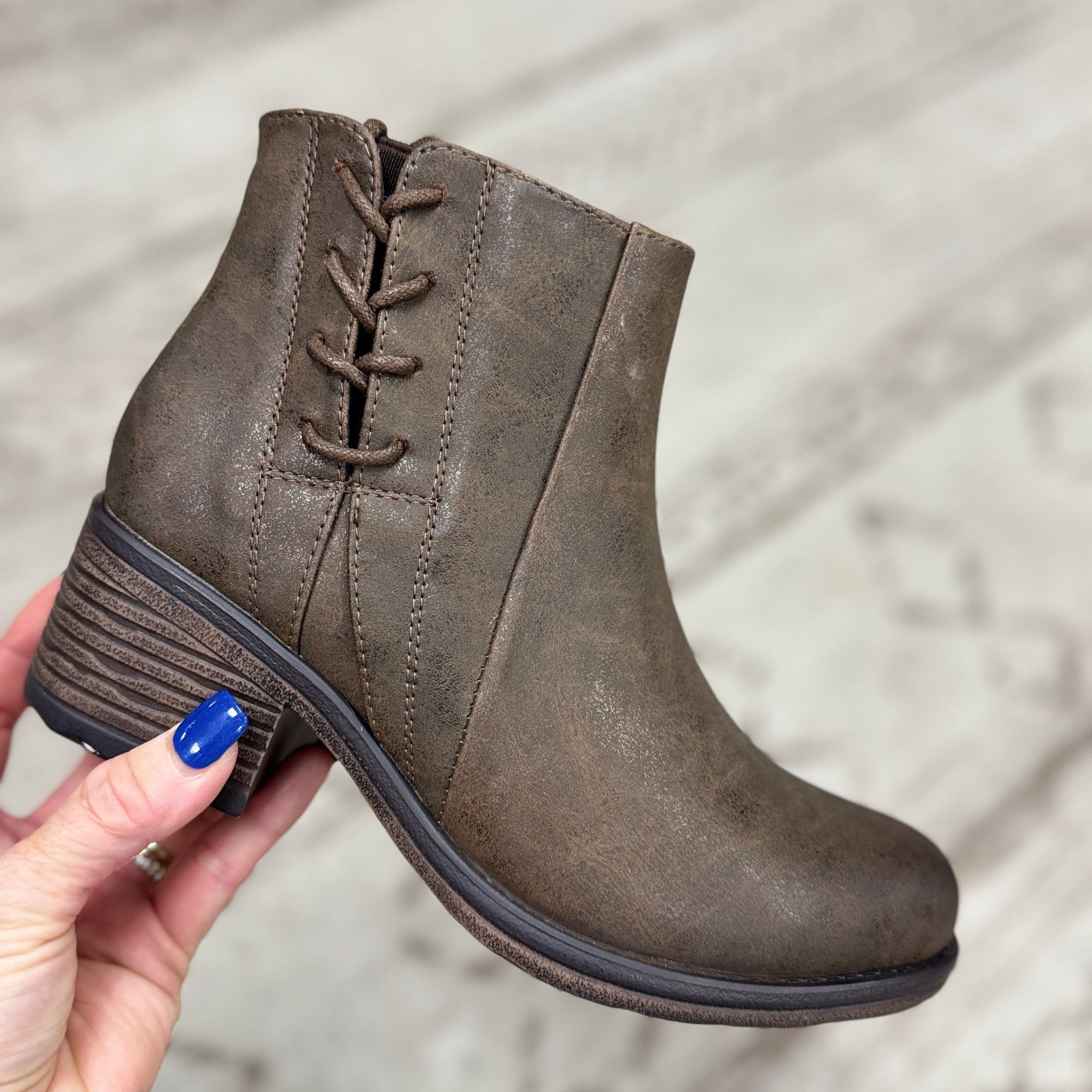 Gossip-15 Boot