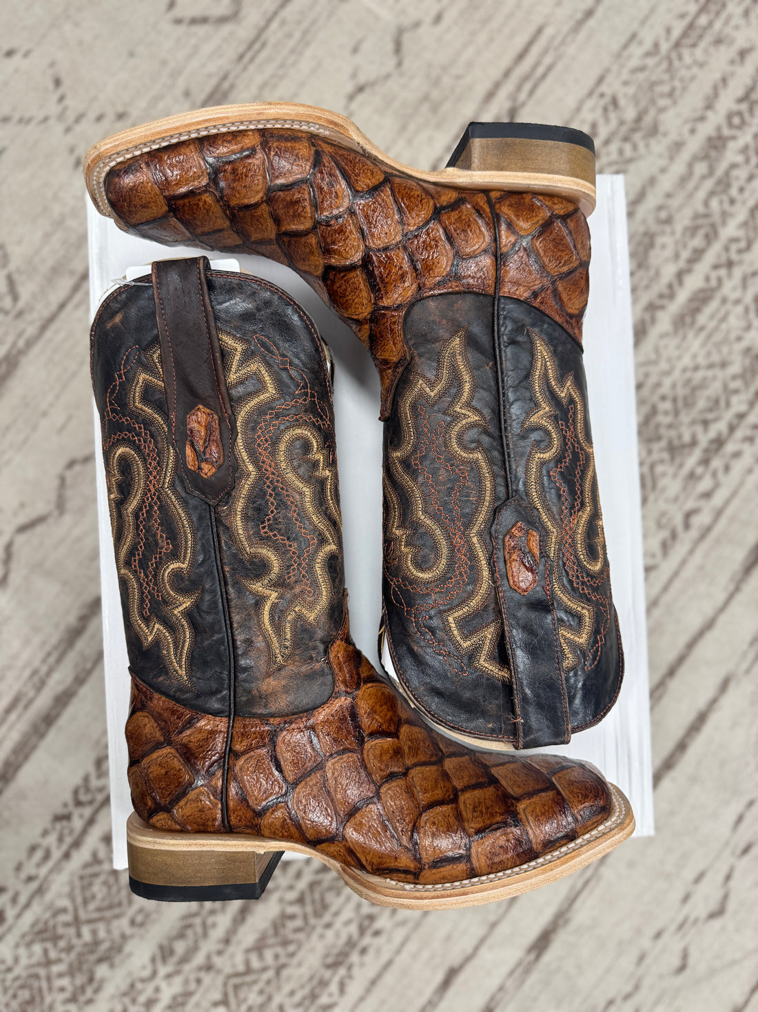 Cowtown Boot Q156 Fish Print