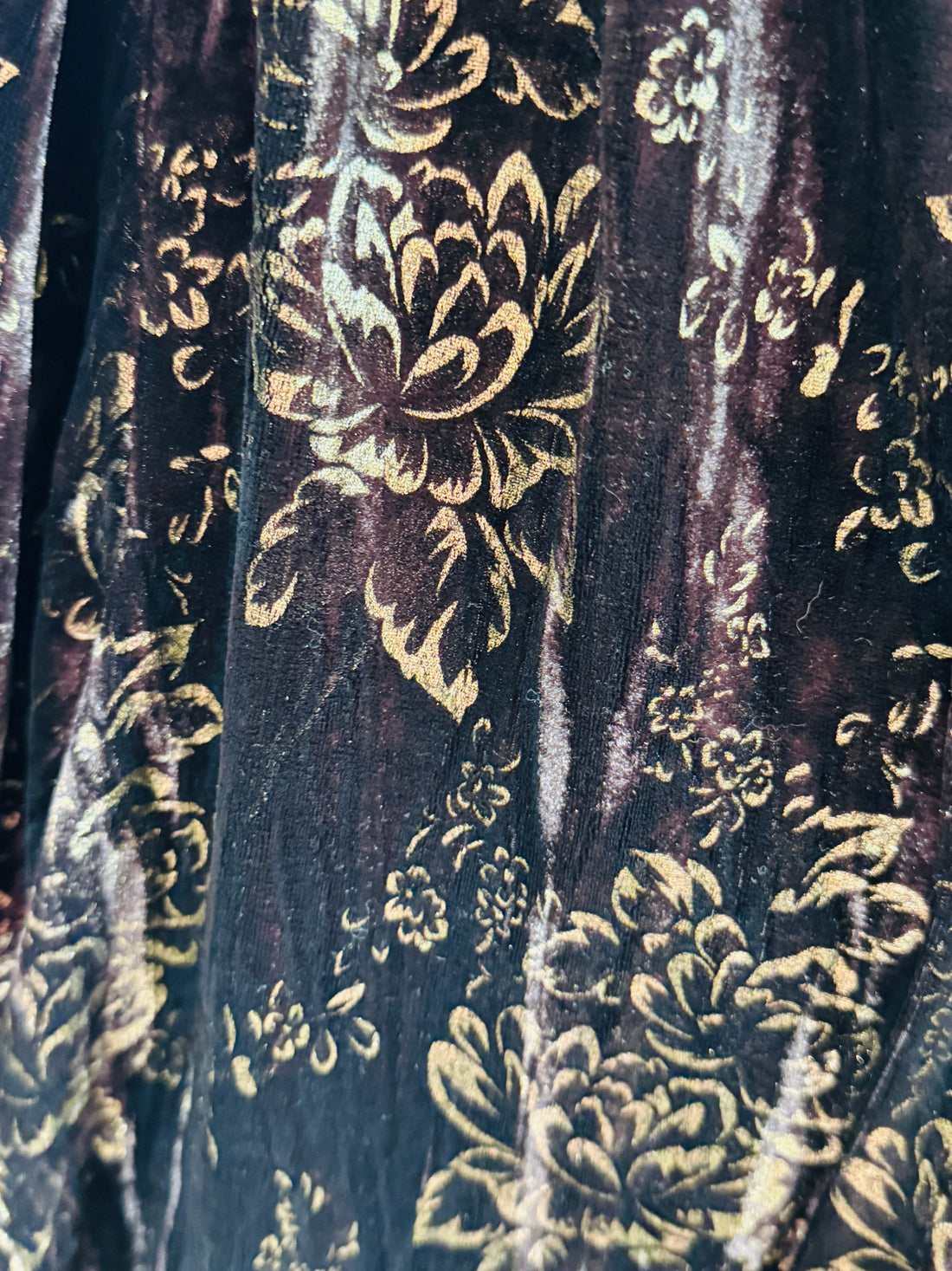 Metallic Floral Velveteen Top