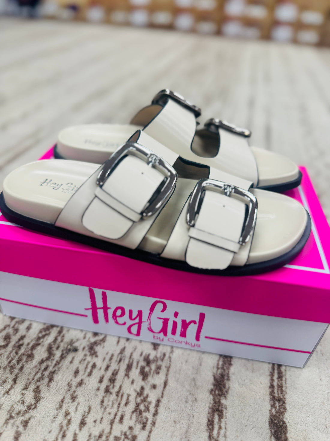 Corky's | Private Jet | Ivory