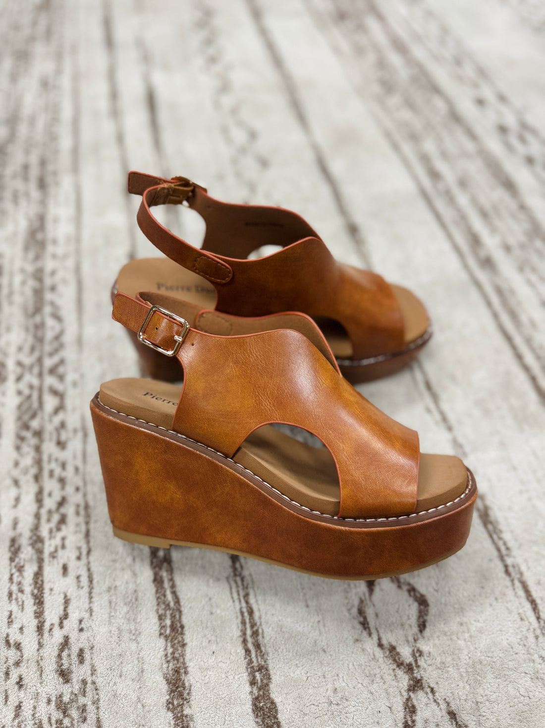Pierre Dumas Flynn-4 Wedge