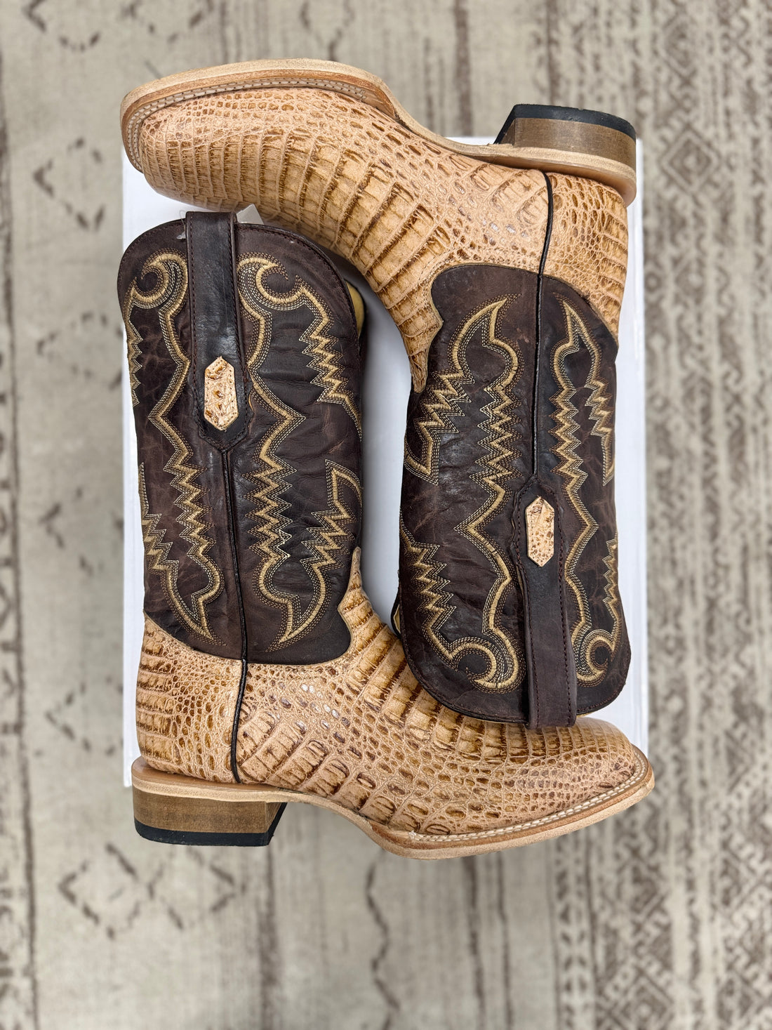 Cowtown Boots Q6153 Caiman Belly