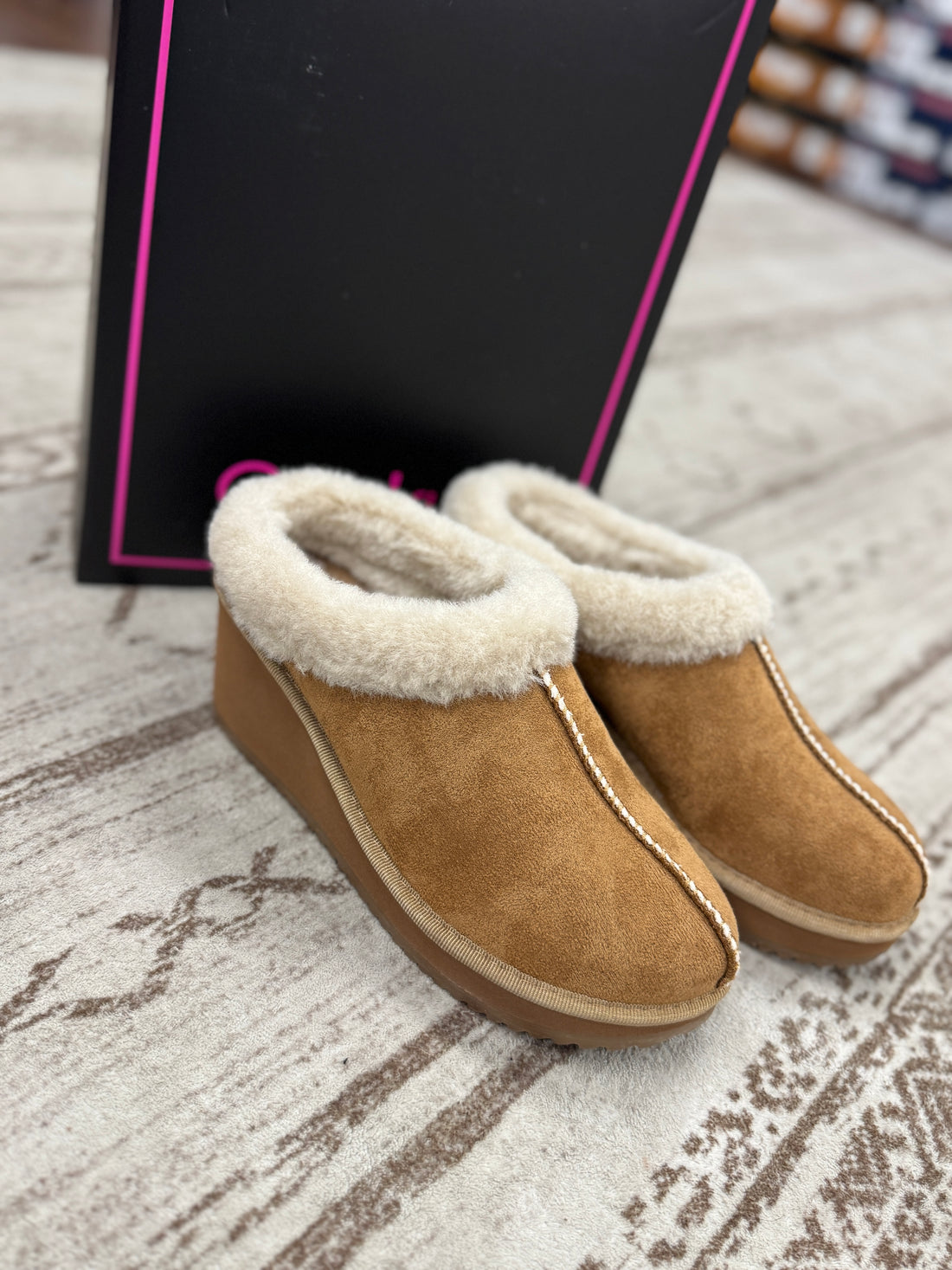 Corky's Easy Going | Tobacco Faux Suede