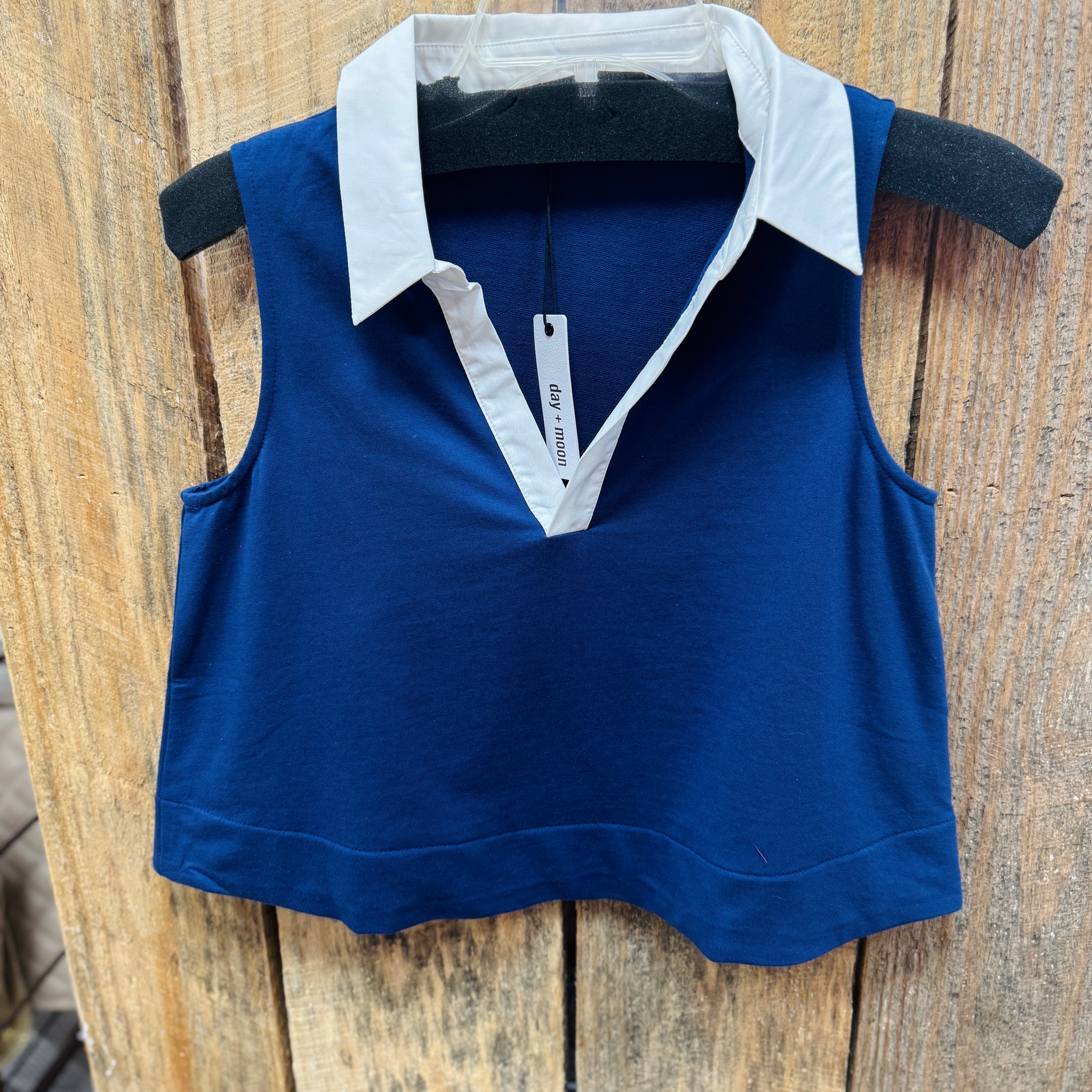 Game Day Striking Contrast Top