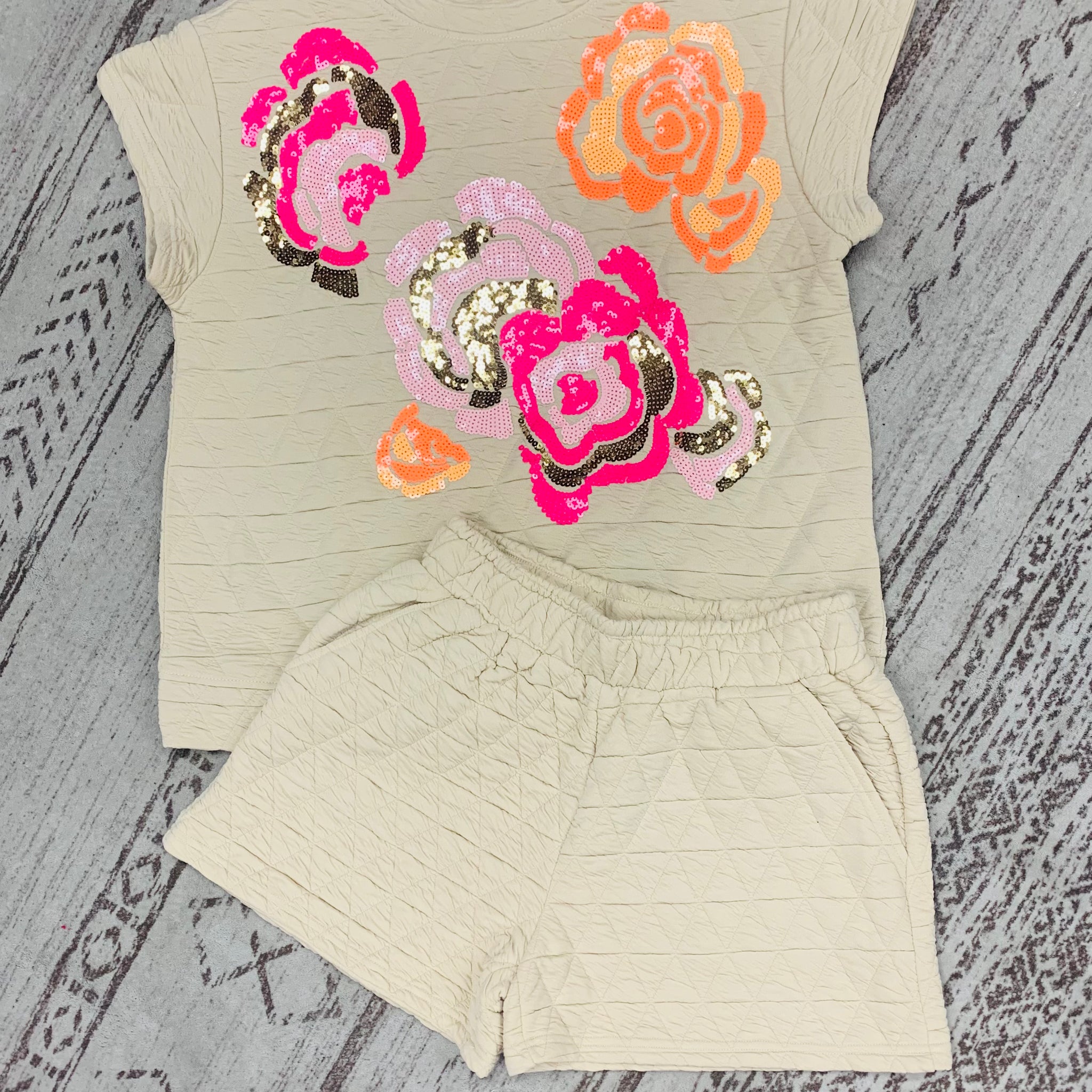 Sequin Detailed Quilted Top And Shorts!