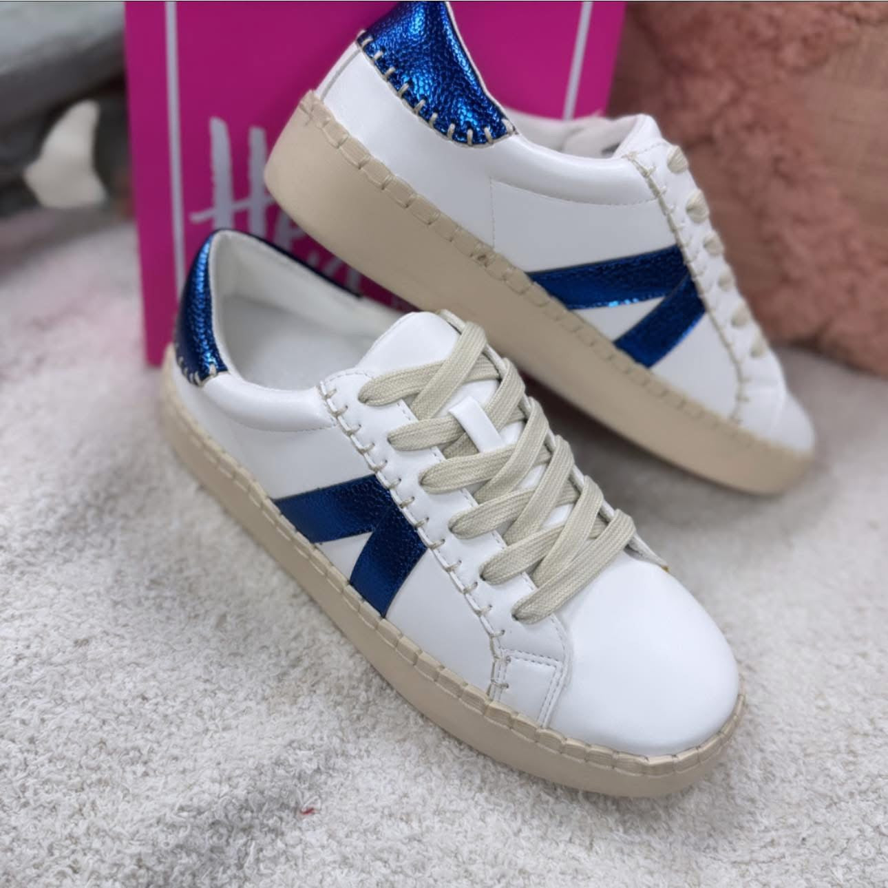 Hey Girl | Friend Zone Sneaker