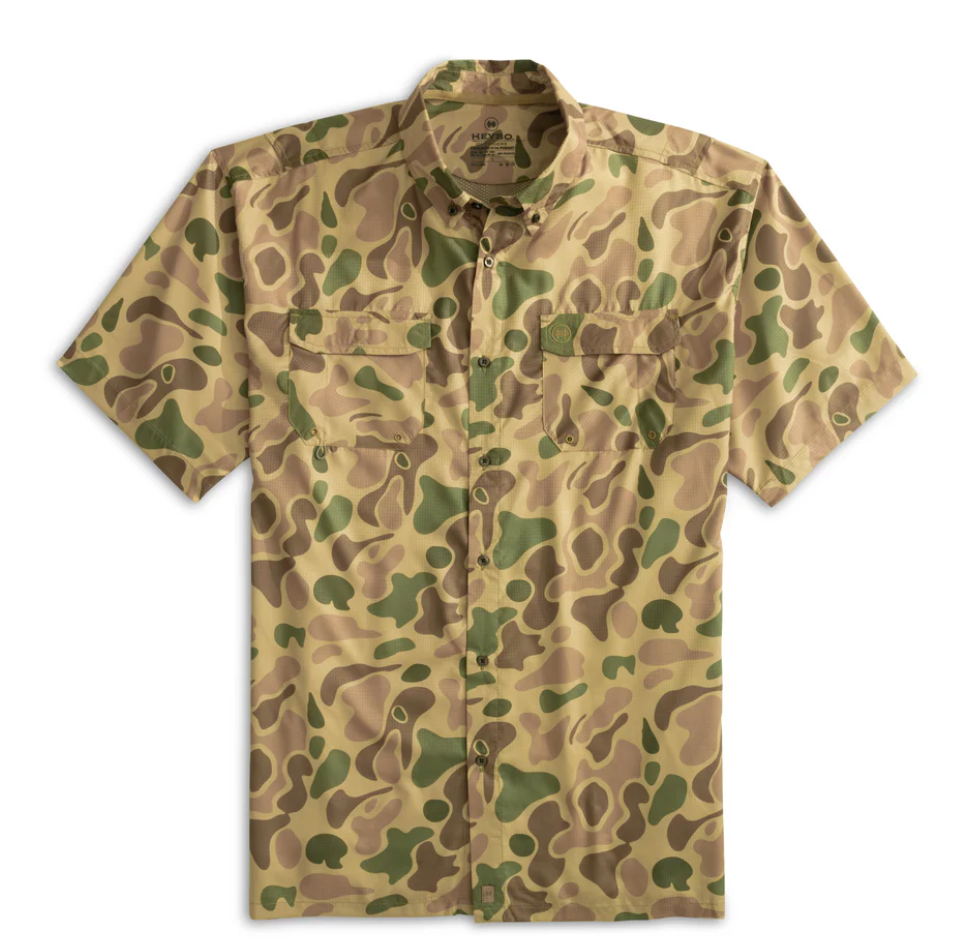 Outfitter Short Sleeve Shirt: Traditions Camo