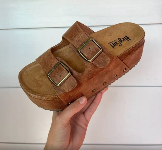 Corky's | Wannabe | Washed Cognac Platform Sandal