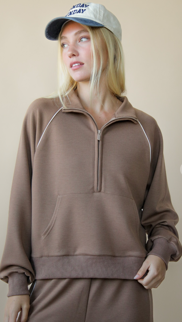 Piping Detail Knit Set