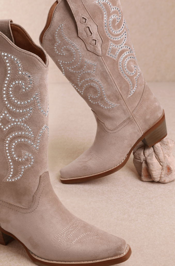 Sierra - Embroidered Western Boot